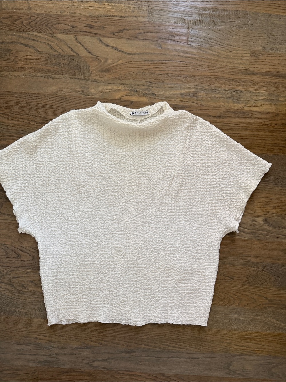 ZARA Textured White Short-Sleeve Women's Top